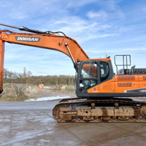 Doosan DX300LC-5 Low Hours / Doosan DL08P Engine