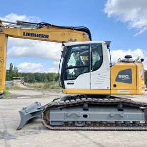 Liebherr R920 Compact LC - Blade / triple boom Excellent Condition / Low Hours